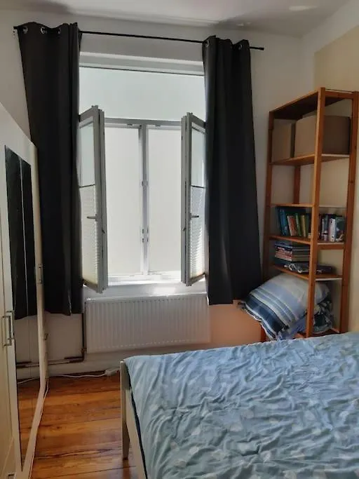 Gemuetliche Wohnung Mit Geteiltem Essbereich Am Rande Des Bremer Viertel