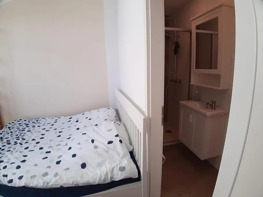 Gemuetliche Wohnung Mit Geteiltem Essbereich Am Rande Des Bremer Viertel Brémy